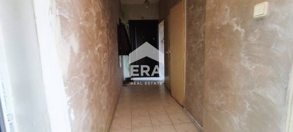 ЕРА ХОУМ продава апартамент в района на панаира