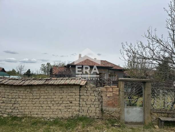 ЕКСКЛУЗИВНО! ЕРА ПЛЕВЕН СИТИ предлага къща за продажба в с. Вълчитрън, общ. Пордим, обл. Плевен