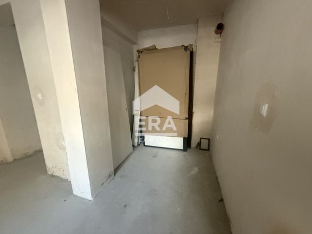 Офис за продажба в Център, Варна