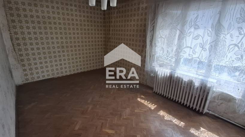 Тристаен апартамент за продажба в кв. Дружба 1, Русе