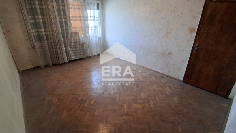 Тристаен апартамент за продажба в кв. Дружба 1, Русе