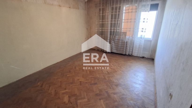 Тристаен апартамент за продажба в кв. Дружба 1, Русе
