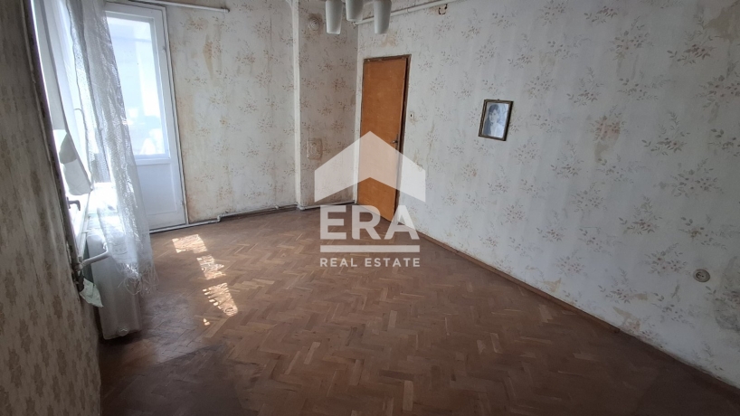 Тристаен апартамент за продажба в кв. Дружба 1, Русе