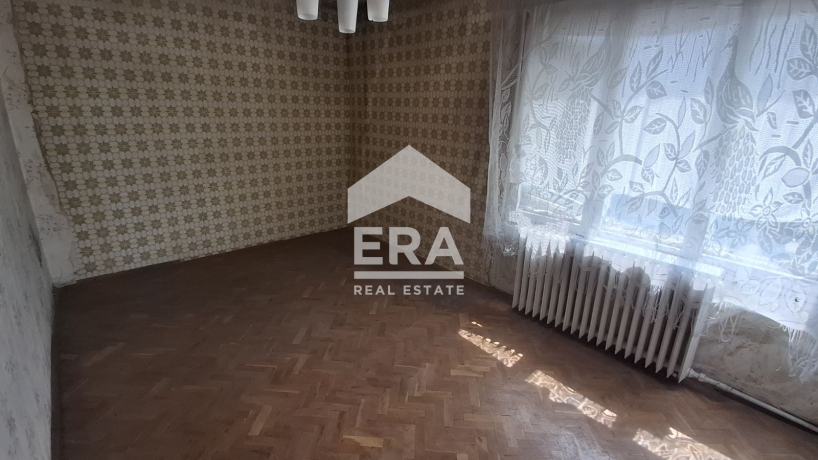 Тристаен апартамент за продажба в кв. Дружба 1, Русе