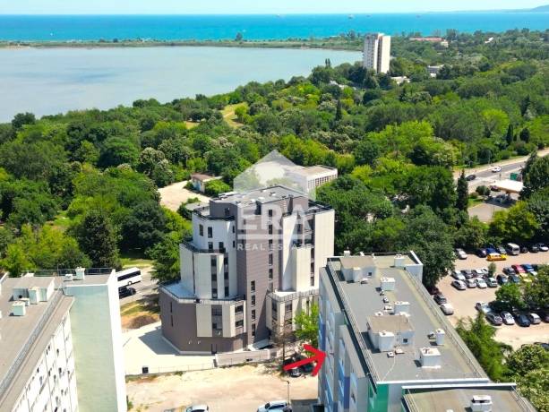 Тристаен апартамент за продажба в кв. Зорница, Бургас