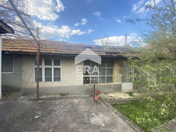Къща за продажба във Ветрино, област Варна