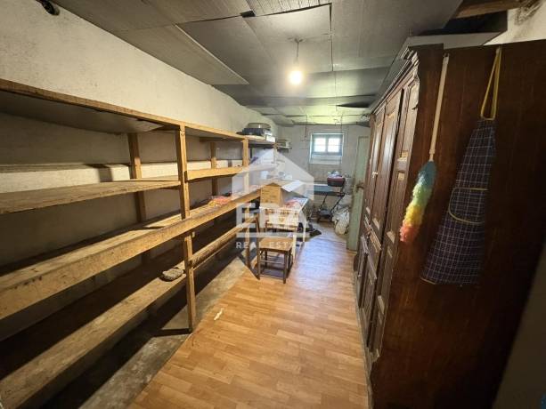 Къща за продажба в с. Ресен, област Велико Търново