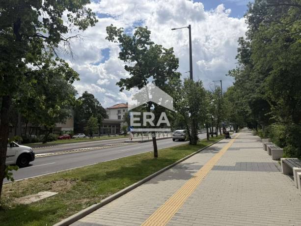 Двустаен апартамент за продажба в кв. Западен Парк, София