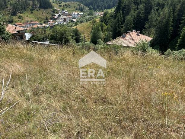 Ексклузивен парцел за продажба, подходящ за жилищно или туристическо застрояване, с.Ягодина