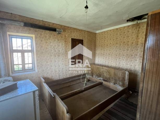 Къща за продажба в с. Дъбово, област Стара Загора