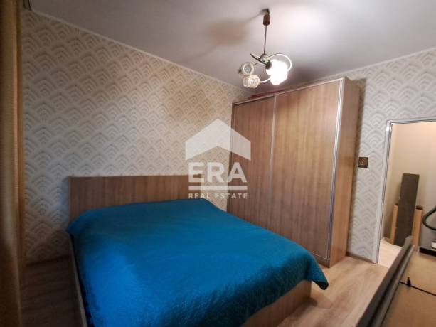 Просторна обзаведена гарсониера за продажба, в жк Трошево, Варна, в близост до читалище Елин Пелин