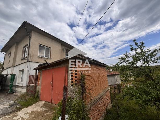 Етаж от къща за продажба във в.з. Средна кула, Русе