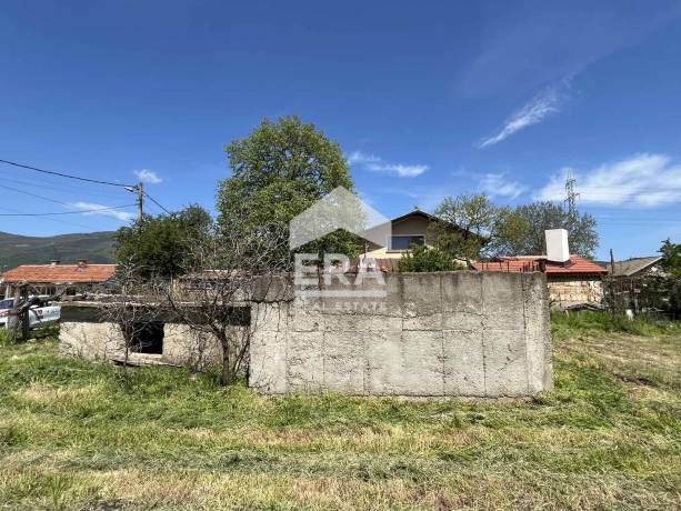САМО В ЕРА! ЕРА Сити Център продава урбанизиран имот с площ от 915 кв.м.
