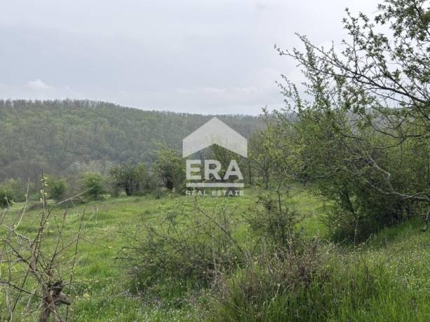 Парцел за продажба в с. Горен Чифлик, общ. Долни чифлик.