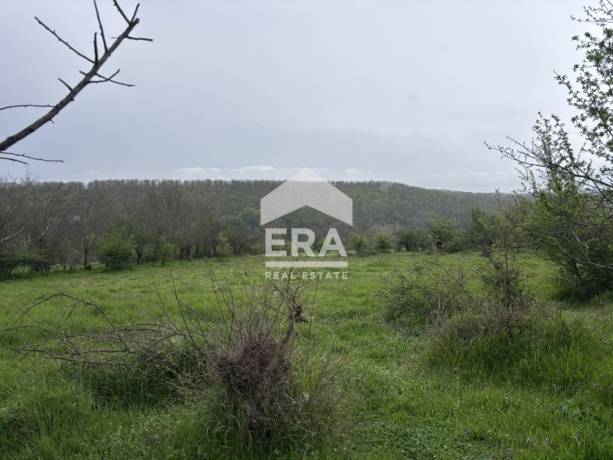 Парцел за продажба в с. Горен Чифлик, общ. Долни чифлик.