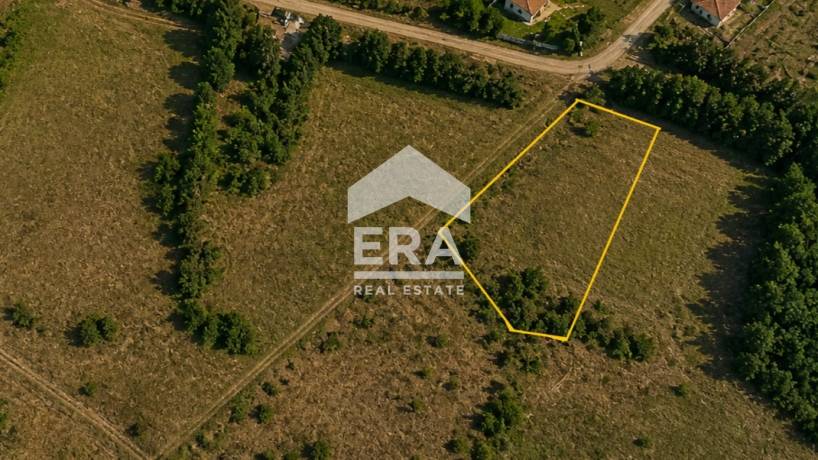 Парцел за продажба в с. Горен Чифлик, общ. Долни чифлик.