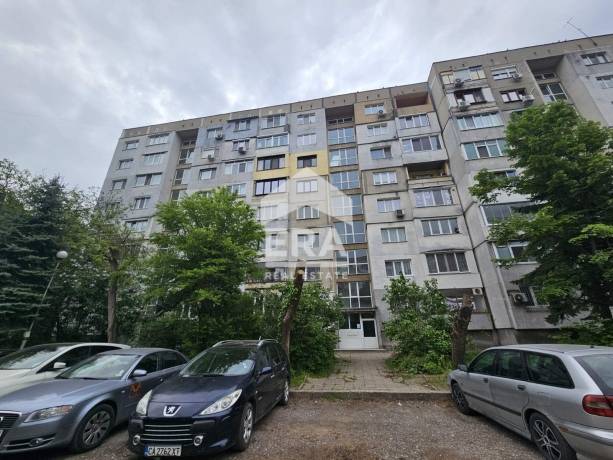 Тристаен апартамент в Надежда 2