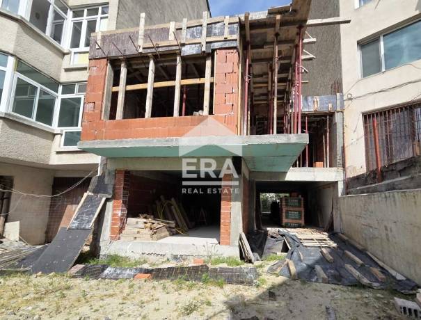 Тристаен апартамент в малка бутикова сграда в гр. Благоевград