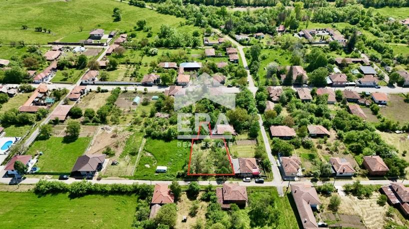 Парцел в регулация в с. Палици, общ. Елена