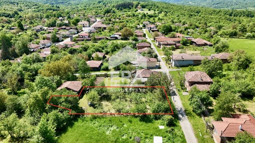 Парцел в регулация в с. Палици, общ. Елена