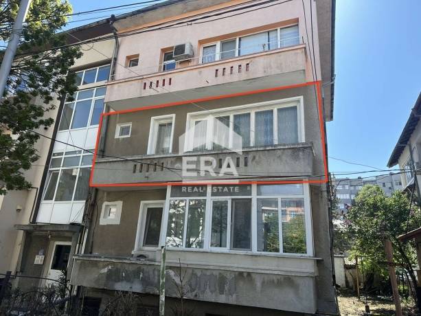 Тристаен апартамент за продажба в Център, Добрич
