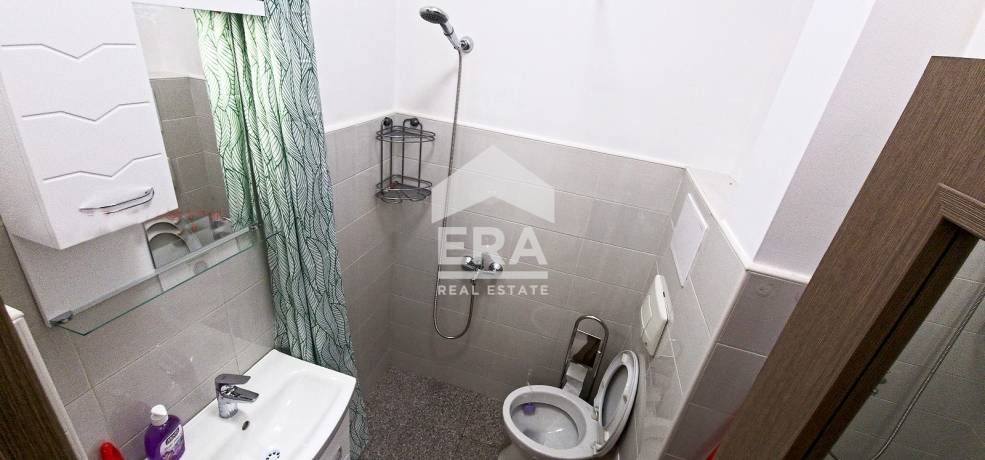 ERA Фамилия отдава под наем двустаен апартамент до площад Гарибалди