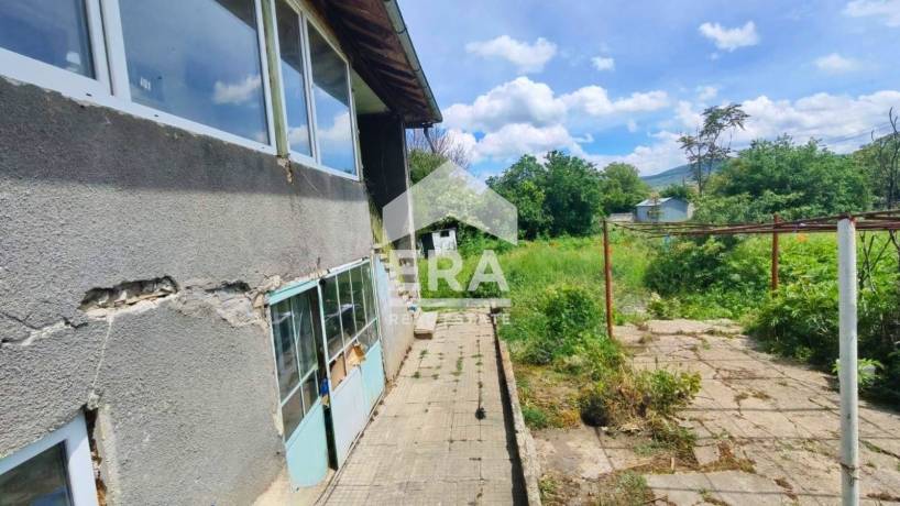 ЕРА ИмотиТе продава двуетажна Къща в с. Кардам, общ. Попово