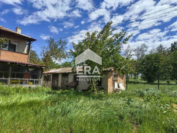 ЕКСКЛУЗИВНО! ЕРА Добруджа продава двуетажна къща в с. Стефаново
