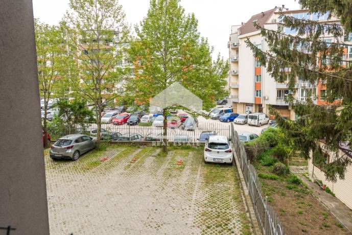 Само при нас! Тристаен обзаведен апартамент за продажба, в тухлена сграда, кв. Левски, Варна, до Технически университет и 10-и пощенски клон