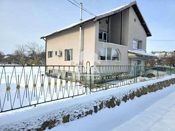 Къща за продажба в с. Червена вода, област Русе