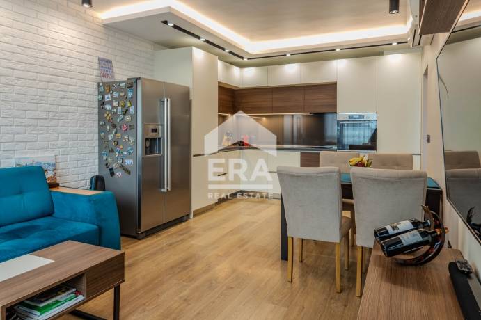 Обзаведен двустаен апартамент в Elegance Residence, Ален Мак.