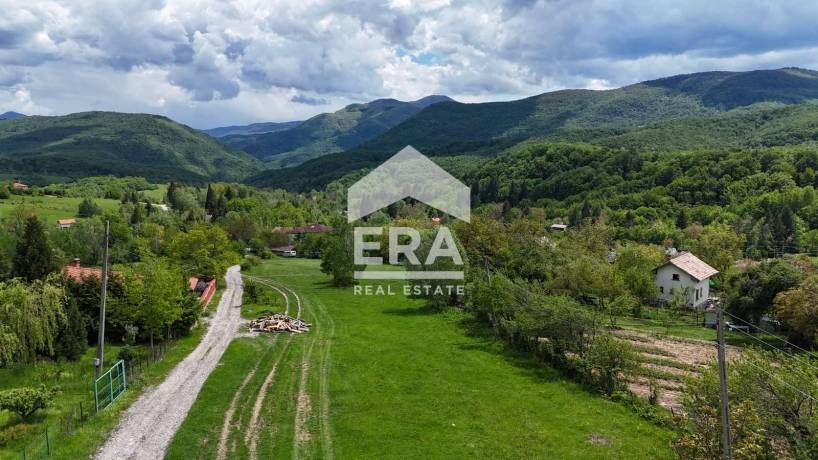 ПАРЦЕЛ - УПИ с площ 2182 кв.м. в с. Бойковец, общ. Етрополе