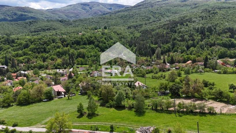 ПАРЦЕЛ - УПИ с площ 2182 кв.м. в с. Бойковец, общ. Етрополе
