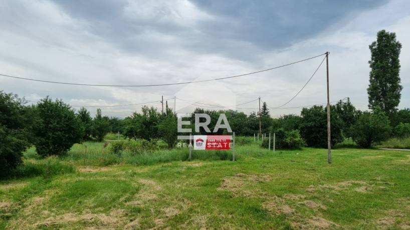 ЕРА Фамилия продава парцел в м. Ботевградско шосе