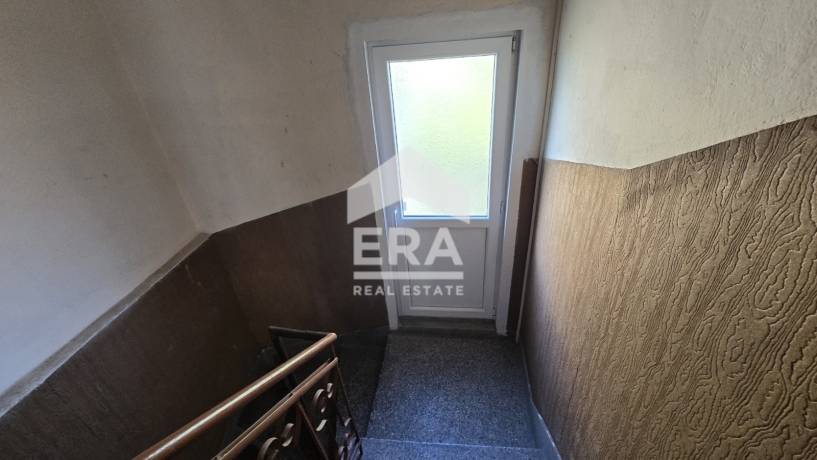 ЕРА Надежда продава двуетажна къща в гр. Перник над автогарата, гр. Перник