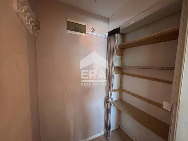 Ексклузивен партерен магазин за продажба, в тухлена сграда в кв. Чайка, Варна, в близост до супермаркет Бурлекс