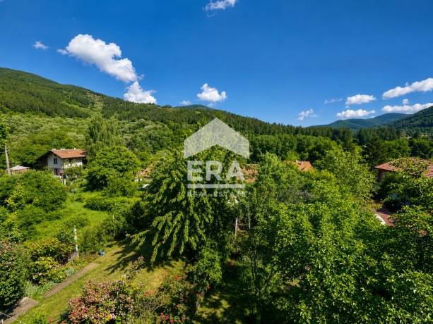 Двуфамилна къща за продажба до Гара Луково, с. Луково, област София
