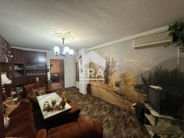 ЕКСКЛУЗИВНО! Четиристаен апартамент в кв. Възраждане