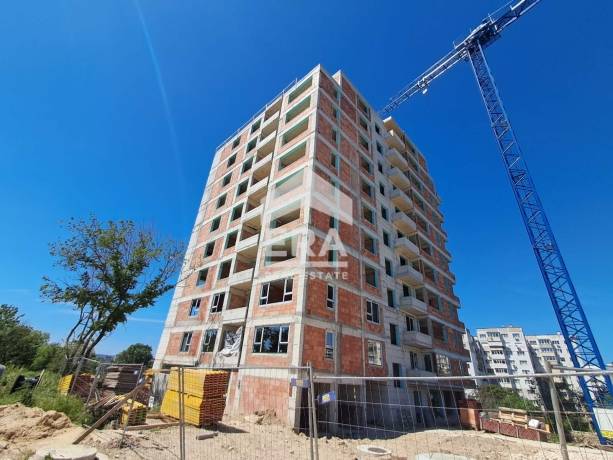 Двустаен южен апартамент за продажба, с големи стаи, в новострояща се луксозна сграда с Акт 14, жк Кайсиева градина, Варна, до Хипермаркет Алати