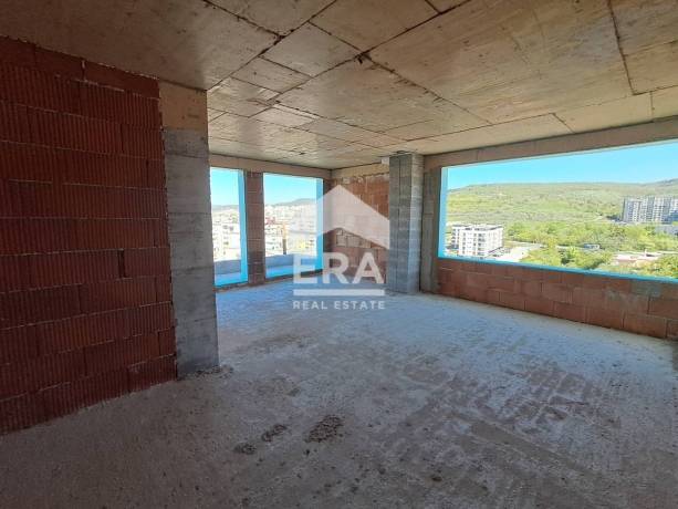 Тристаен апартамент за продажба, с голяма дневна, в новострояща се луксозна сграда с Акт 14, жк Кайсиева градина, Варна, до Хипермаркет Алати