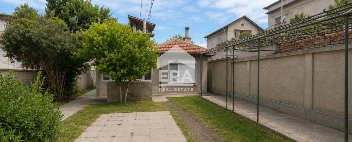 Ера Дом предлага за продажба къща в центъра на гр.Нова Загора