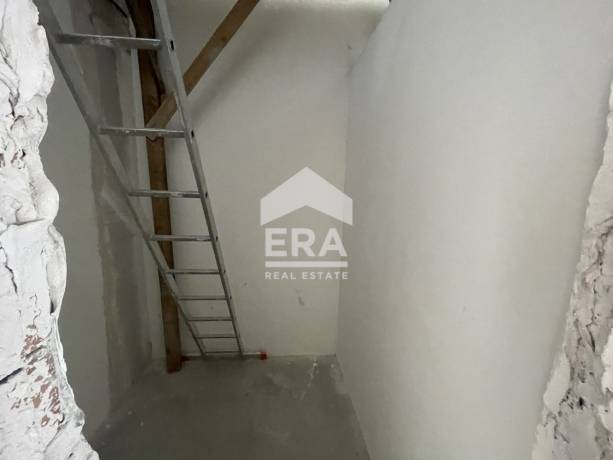 ERA Тера предлага за продажба многостаен мезонет в новостроящ се затворен комплекс с акт 15 в м. Гърдова глава.
