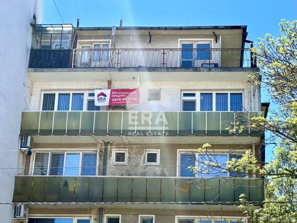 Тристаен апартамент за продажба в Център, Добрич