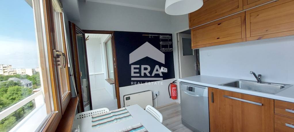 ERA Фамилия отдава под наем уютен модерно обзаведен 2-стаен апартамент