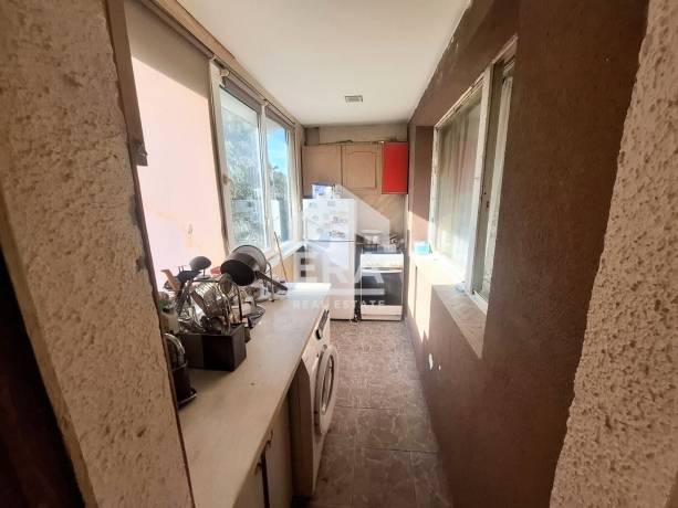 ЕРА Надежда продава тристаен апартамент в Слатина