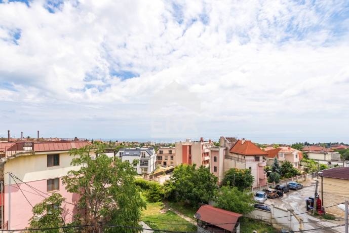 Тристаен апартамент за продажба в м-т Долна Трака, Варна