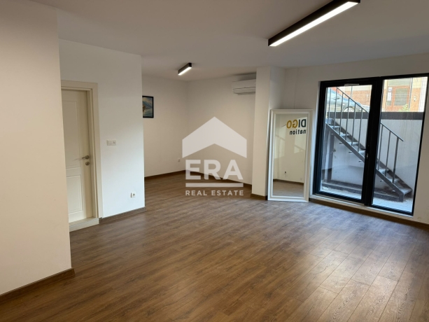 Офис за продажба в кв. Левски 1, Варна