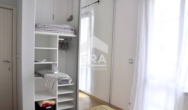 ERA Фамилия отдава под наем луксозен двустаен апартамент до НДК