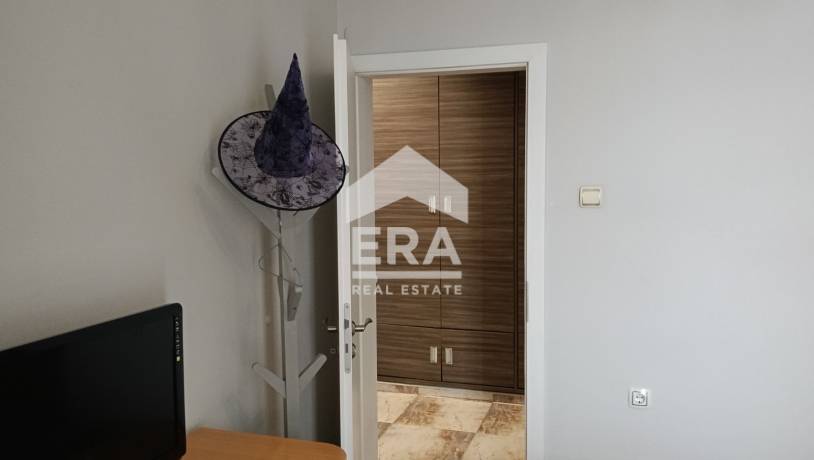 ЕРА Сити Център продава мностаен апартамент в широк център