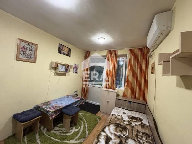 Едностаен обзаведен апартамент за продажба, в тухлена сграда, район Погреби, Варна